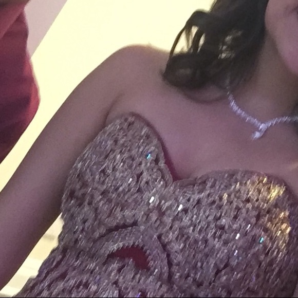 Beautiful Ball gown - Picture 3 of 9